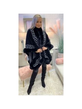 NWT beautiful wrap coat with faux fur trim one size